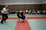 34-Cours-de-Krav-Maga-septembre-2019-Agresseur-qui-pousse-dans-le-dos-avec-roulade-2