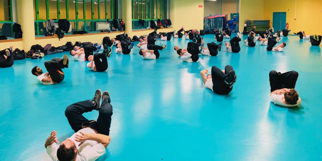 Déroulement d'un cours de Krav Maga - Echauffement / Abdos