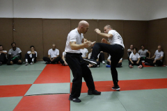 37-Cours-de-Krav-Maga-septembre-2019-Frappe-de-lagresseur