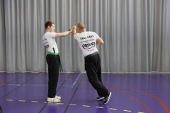 stage-krav-maga-self-defense-courbevoie-la-garenne-colombes-32-technique-defense-arme-poing